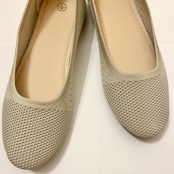 HEAWISH Comfortable Round Toe Flats Shoes Women, Slip On Ballet Flats for Women, - Picture 3 of 7